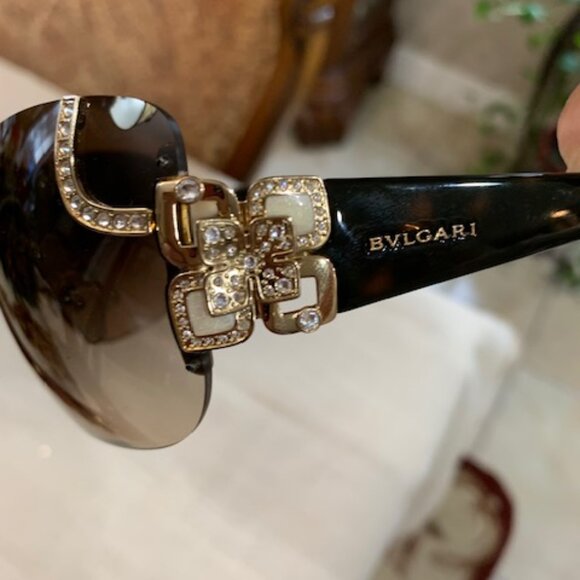 BVLGARI CHANEL WOMENS SUN GLASSES - Picture 4 of 6